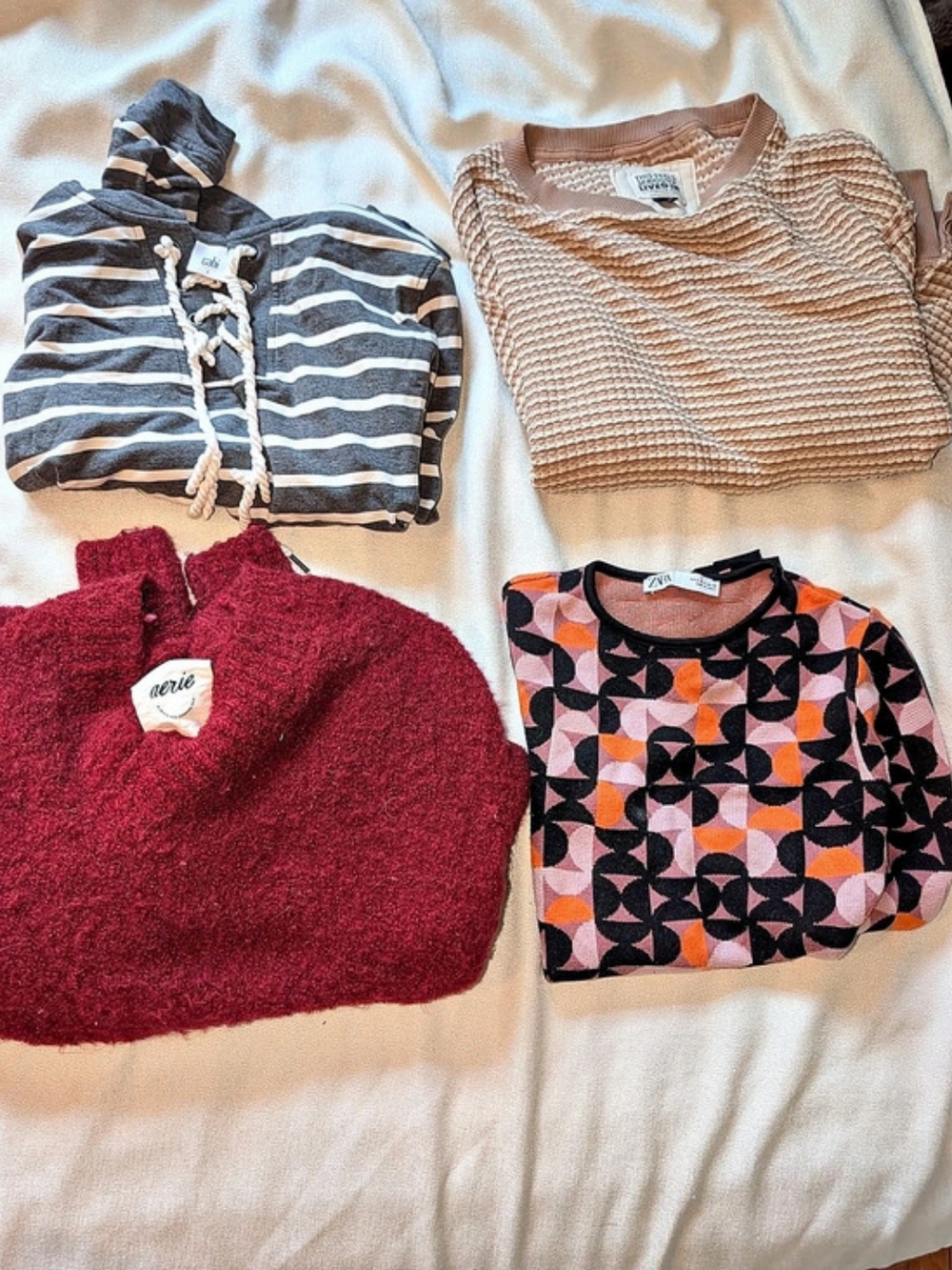 American Eagle This Feels Seriously Lived-In Sweatshirt Bundle Small